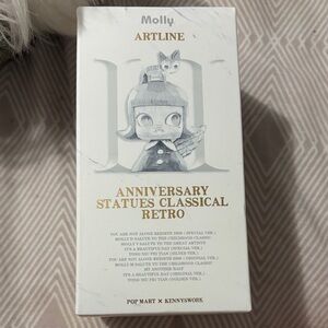 Molly Artline Anniversary Statue - Classical Retro